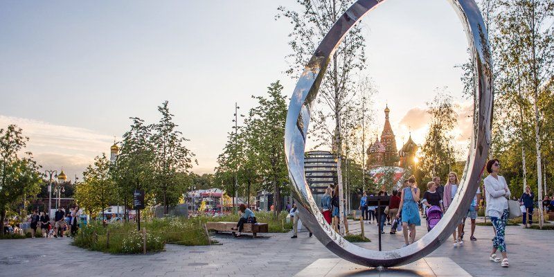 Public art in Zaryadye: What unusual statues have appeared in the park?