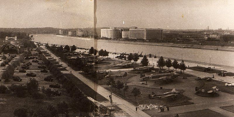 Зримое свидетельство наших побед: Главархив Москвы рассказывает о выставке трофейного немецкого оружия