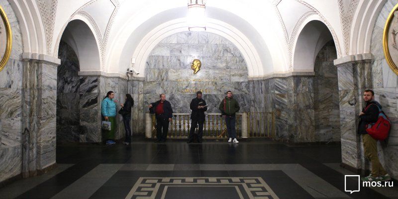 Станцию метро «Парк культуры» украсят полотнами советского реалистического искусства