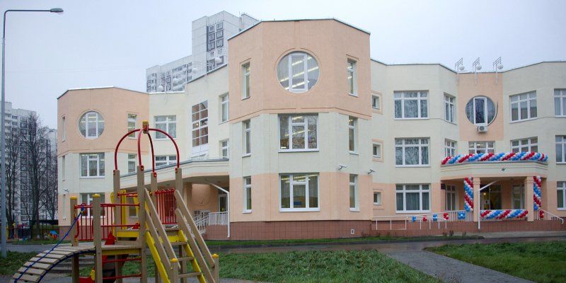 В этом году в Москве построят 24 детских сада и 13 школ