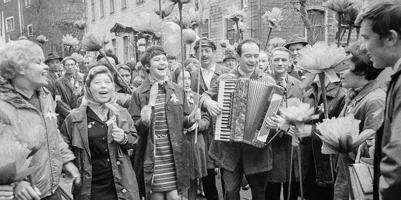 История Первомая: открылась онлайн-выставка фотографий Главархива Москвы