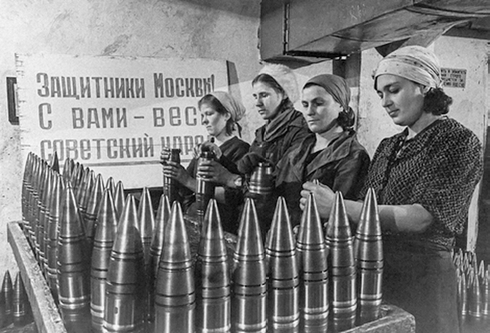 «Все на защиту Москвы!» Фото С. Струнникова. Ноябрь 1941 года. Главархив Москвы