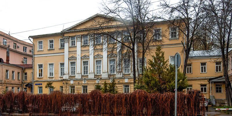 На улице Александра Солженицына отремонтируют фасад исторического здания