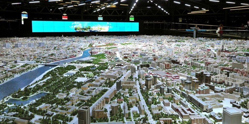 Новое светотехническое шоу покажут в День города в павильоне «Макет Москвы» на ВДНХ