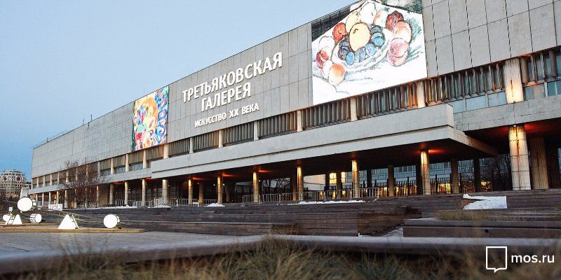 Картины на лестницах и светоинсталяции: Третьяковка спускается в метро