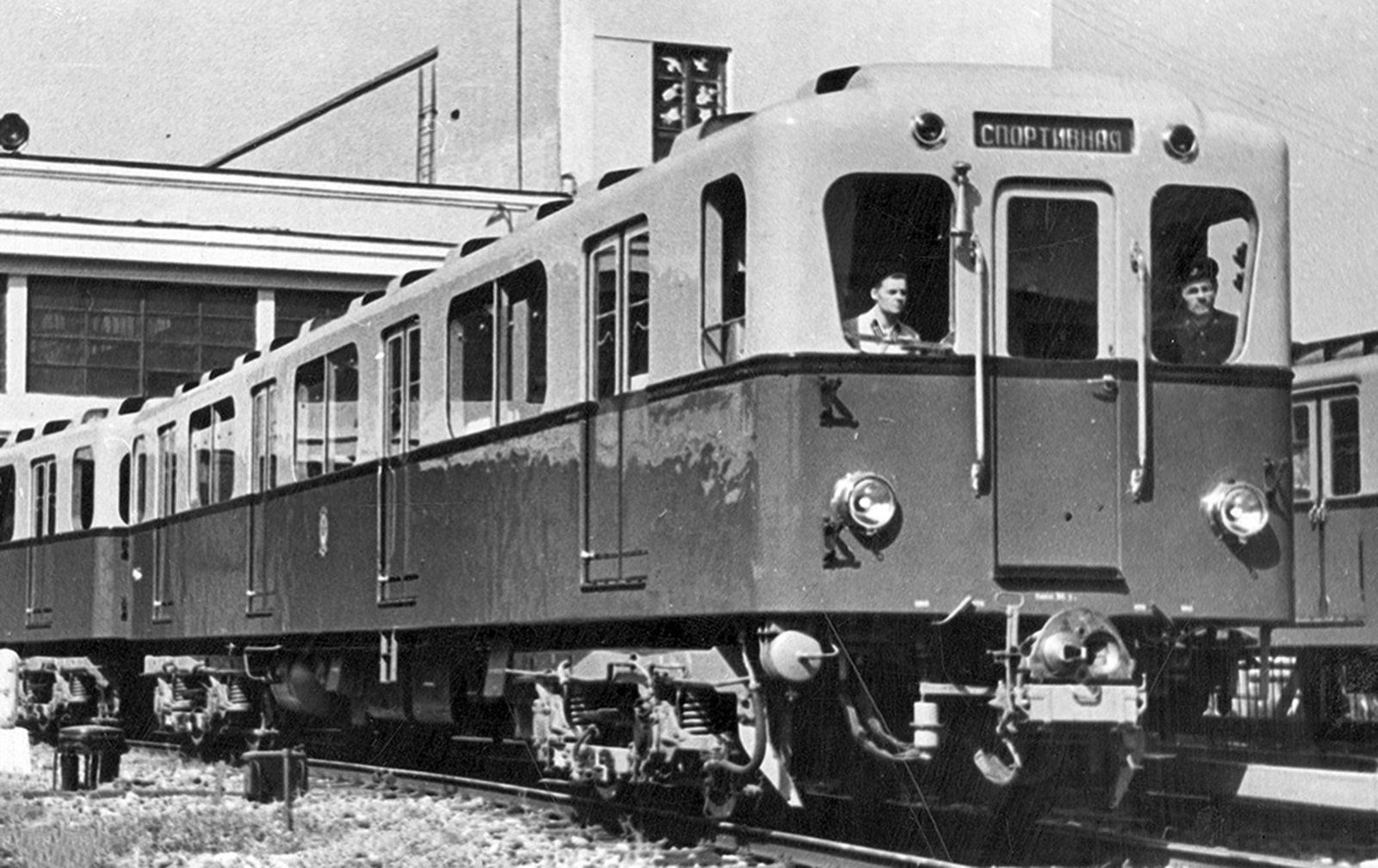 Предшественники «Москвы»: какими были первые поезда в метро
