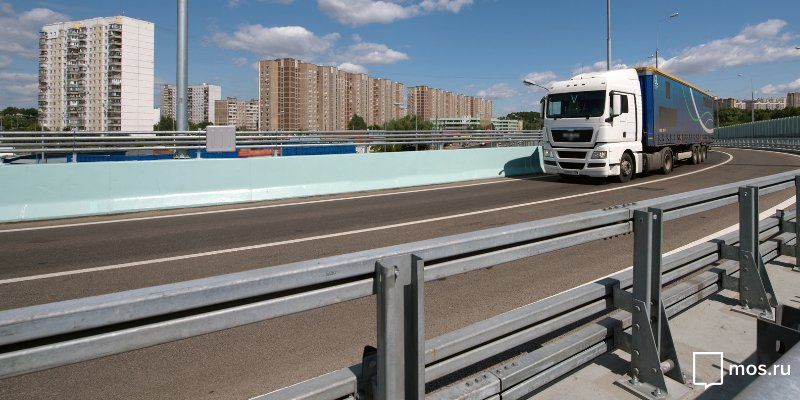 Грузовики на севере Москвы с 1 декабря будут ездить по спецмаршрутам