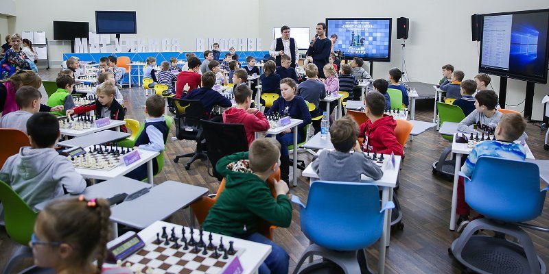 Столичные школьники сыграют партию с гроссмейстером Владимиром Федосеевым