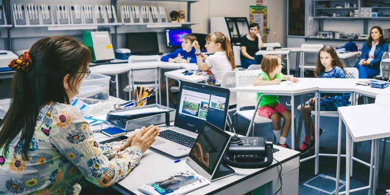 Научное шоу, дискуссия об интернете и экскурсии: программа Политехнического музея в День города