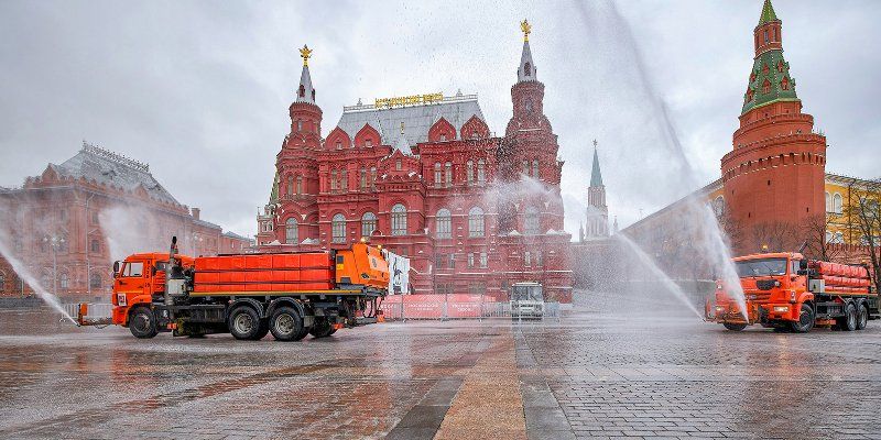 Масштабная дезинфекция дорог и общественных пространств прошла в Москве