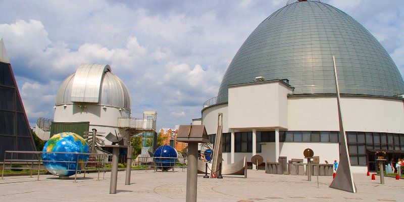 Этим летом планетарий впервые начнет проводить концерты на крыше