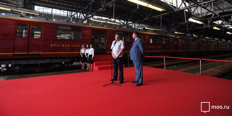 В метро пустили обновлённую «Красную стрелу»
