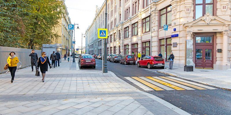 В Большом и Малом Златоустинских переулках закончили благоустройство
