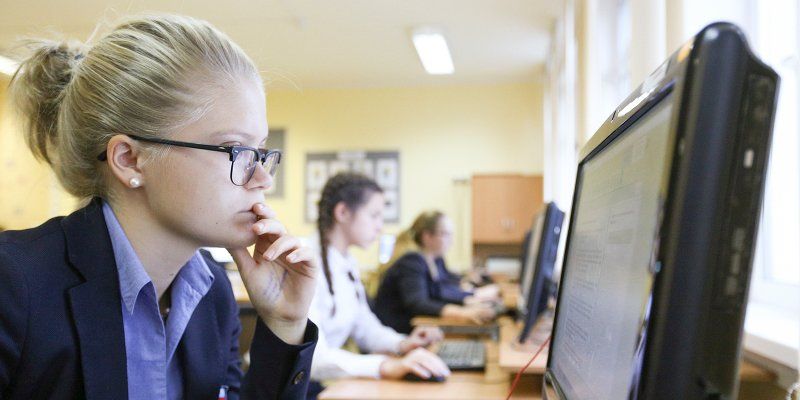 Более 100 тысяч школьников проверили знания с помощью сервиса «Мои достижения»