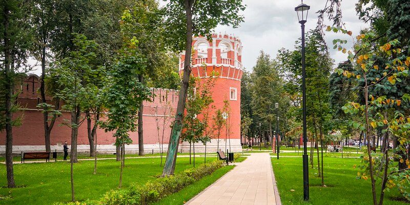 Рядом с Донским монастырем благоустроили два сквера