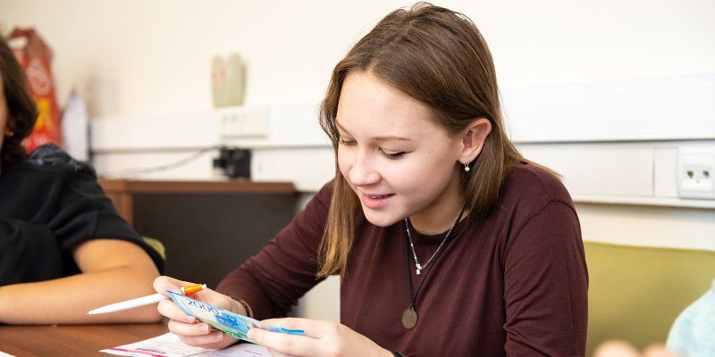 Школьников приглашают принять участие в конкурсе по основам финансовой грамотности