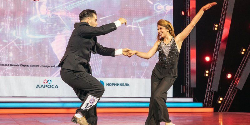 Танцы и трюки: в Москве пройдут чемпионат и первенство мира по акробатическому рок-н-роллу