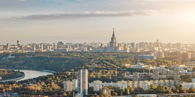 Оборот наиболее пострадавших отраслей экономики Москвы в июле превысил докризисные показатели на 22 процента