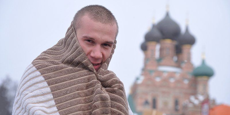 Крещенские купания: как окунуться в ледяную воду и не навредить здоровью