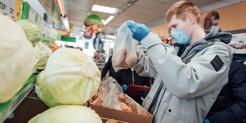 Соцработники выполнили около 113 тысяч заявок по доставке продуктов