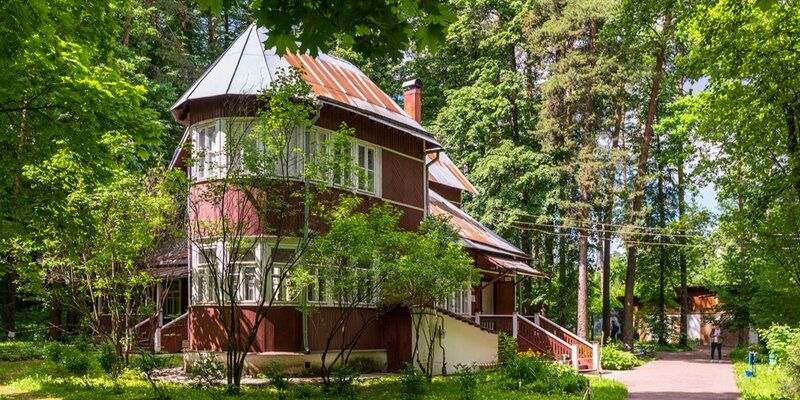 Ancient churches and modern museums: the most fascinating places in Troitsky and Novomoskovsky Administrative Districts