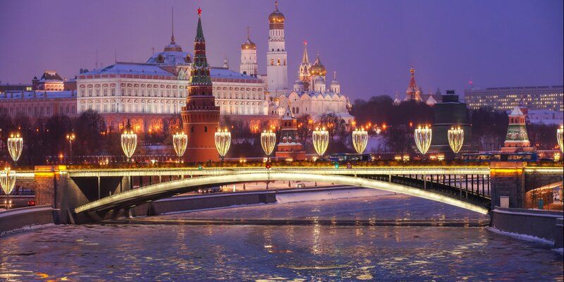 На Большом Каменном мосту обновили архитектурно-художественную подсветку