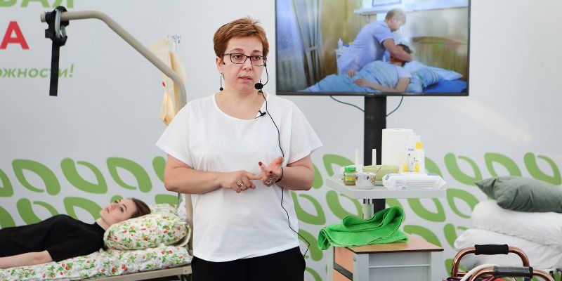 Нюта Федермессер рассказала, как ухаживать за тяжелобольными людьми