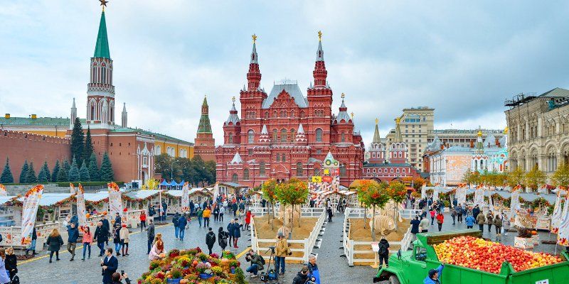 Послушать фолк, попробовать иркутскую уху и смастерить бутоньерку. Как провести последние дни фестиваля «Золотая осень»