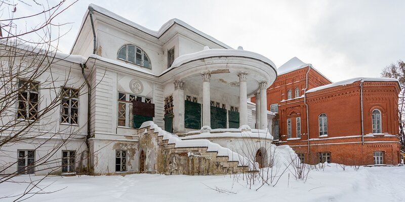 Balcony with Atlanteans and Princess Shakhovskaya's staircase: Pokrovskoye-Streshnevo estate to be restored