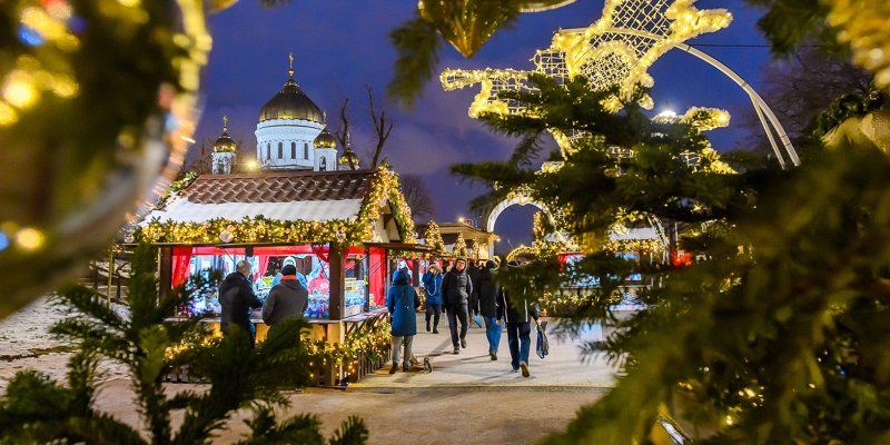 Мастер-классы и иммерсивные спектакли: как проходят первые выходные фестиваля «Путешествие в Рождество»