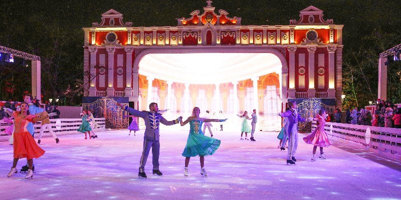 Аллея зимних игр, колядки и мюзикл, или Как отметить Рождество