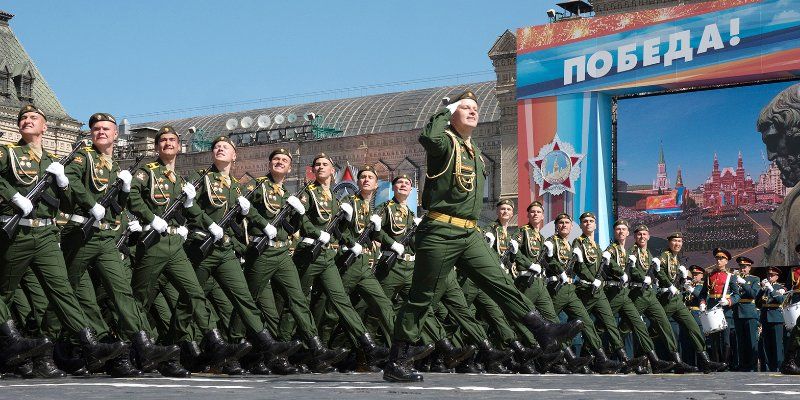 Военный парад и «Бессмертный полк»: как в Москве отпраздновали 9 Мая