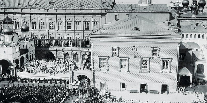 History of things: Nicholas II coronation photo and commemorative mug