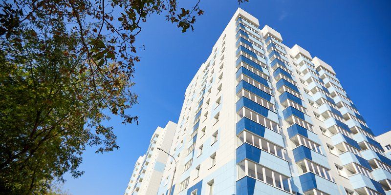 Жильцы пятиэтажки в районе Нагатинский Затон начинают переезд по программе реновации