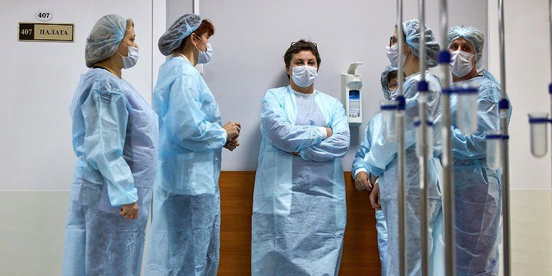 «Если у тебя нет чувства юмора, ты не медик». Медсестры — о трудностях и радостях работы в период пандемии