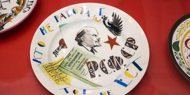 Soviet propaganda comes to life through crockery at Kuskovo Ceramics Museum