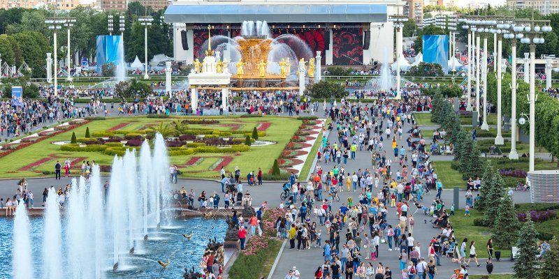 Лето в городе: за три дня ВДНХ посетили около 400 тысяч человек