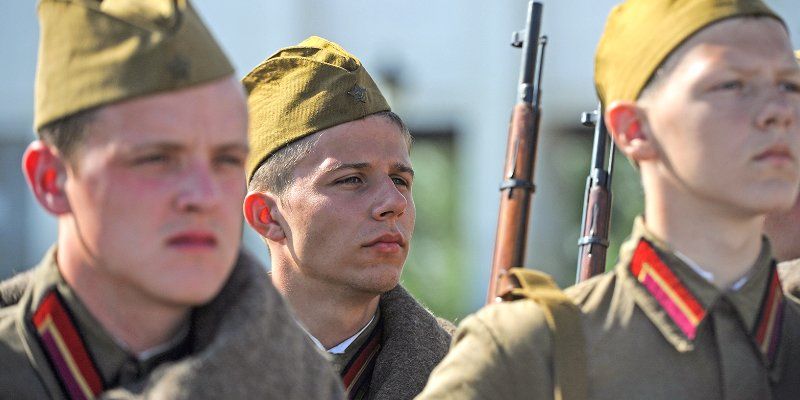 «Линия памяти» и бумажные самолетики: в парках проведут акции ко Дню памяти и скорби