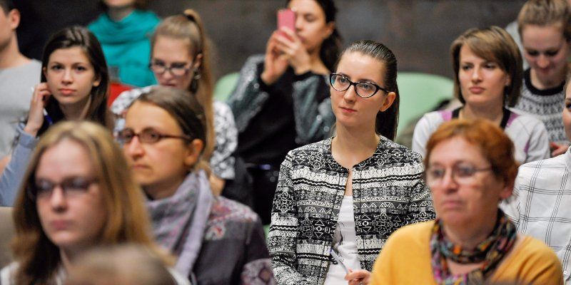 Новая жизнь плюшевых мишек и монументальное искусство: какие лекции посетить в выходные