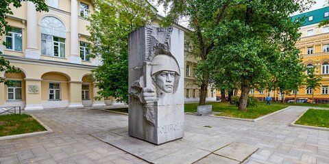 Я камнем стал, но я живу: какие места Москвы напоминают о народном ополчении 1941 года