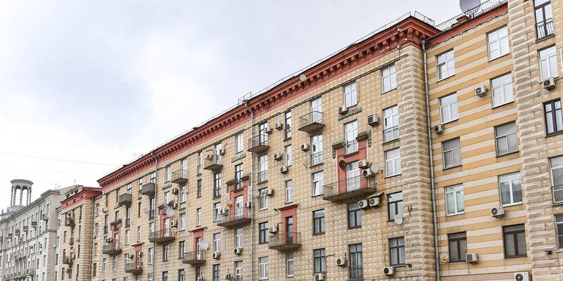 В районе Якиманка проведут капитальный ремонт крыш трех исторических зданий