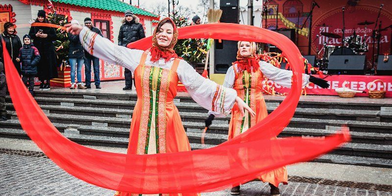 Блинная битва, уличные шоу и обучение ремеслу: как пройдет фестиваль «Московская Масленица»
