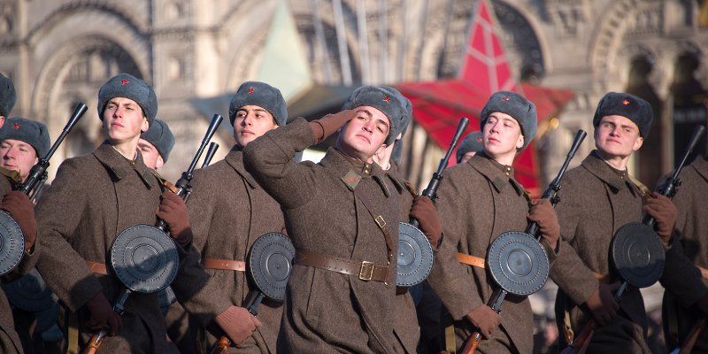 Для подготовки и проведения праздничного марша 7 ноября в центре города изменится схема движения