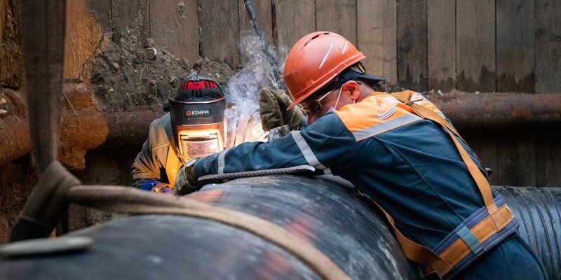 Реконструкция газопровода в Катанчиковском проезде ведется без отключения потребителей