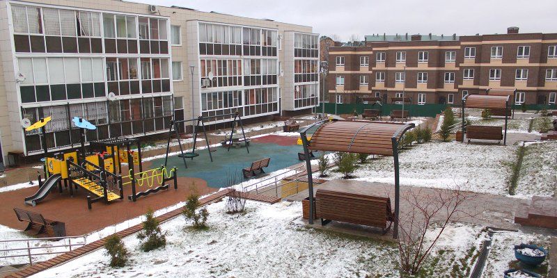 В поселке Марьино благоустроили дворовые территории