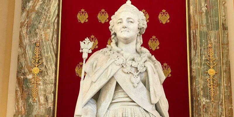 Голова Рублева и спасенная мраморная императрица. Истории о статуях из четырех московских музеев