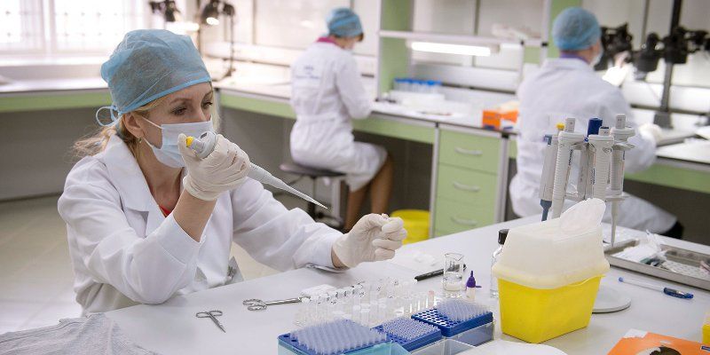 Гастроэнтеролог, судмедэксперт и клинический фармаколог: осенью представители трех специальностей смогут получить статус «московский врач»