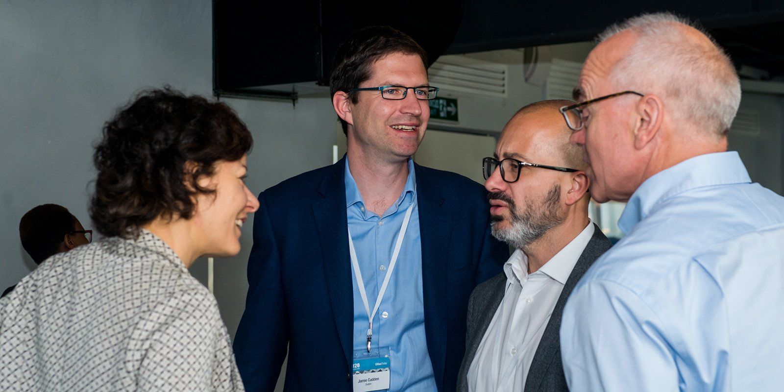 Джейми Кадден (на фото второй слева)