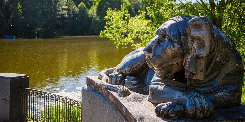 Sculptures in Moscow parks: From Pushkin’s tilt cart to an alley with Baba Yaga