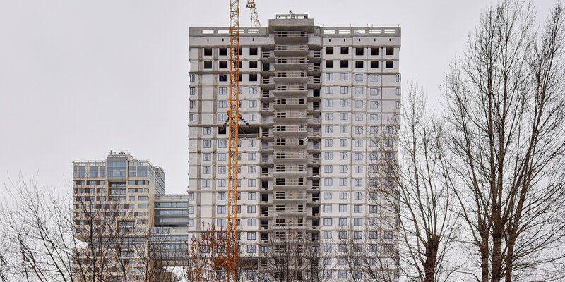 В Ломоносовском районе завершается строительство дома по программе реновации
